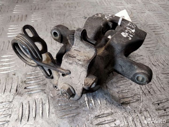 Суппорт задний правый Ford Kuga 2008-2012