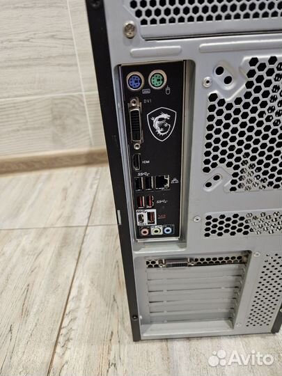 Продам системный блок i3-8100