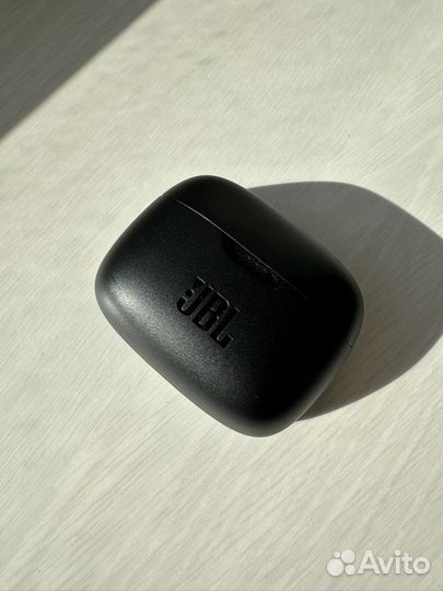 Беспроводные наушники jbl tune buds