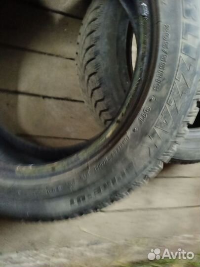 Bridgestone Blizzak Spike-01 205/55 R16 T