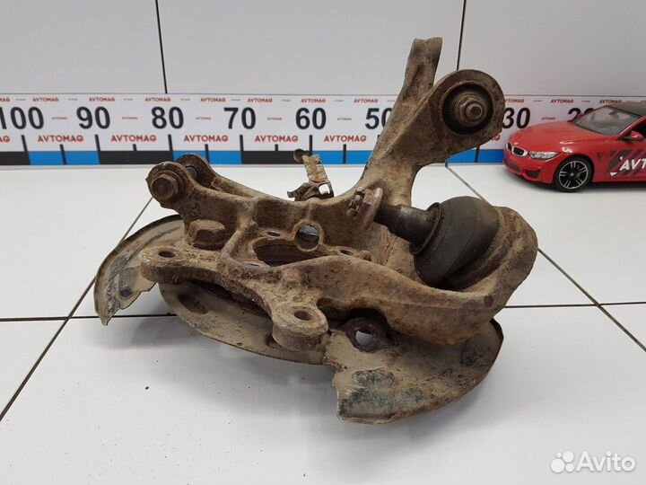 Кулак задний правый (Toyota Avensis)