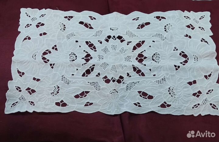 Вязаный ажурный воротничок и салфетки