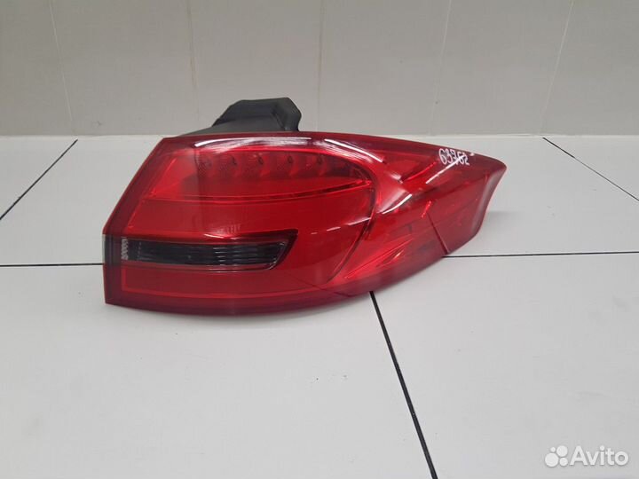 Фонарь задний наружный правый отличный