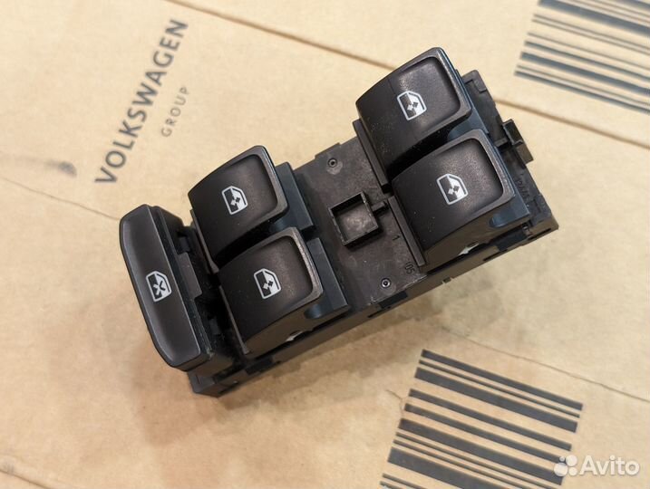 Кнопки стеклоподъемников Skoda Rapid I II