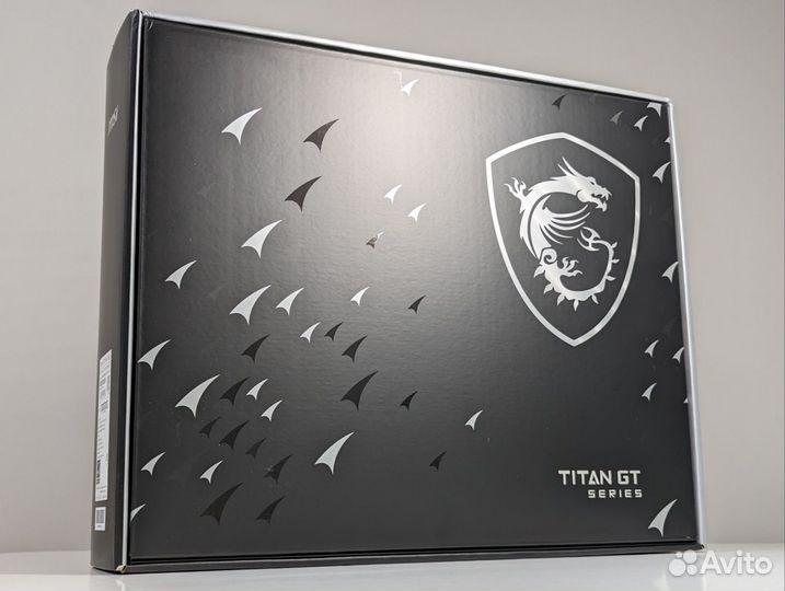 Msi Titan GT77HX 13VI-028US