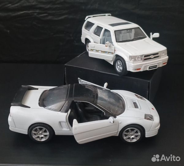 Модель автомобиля металл