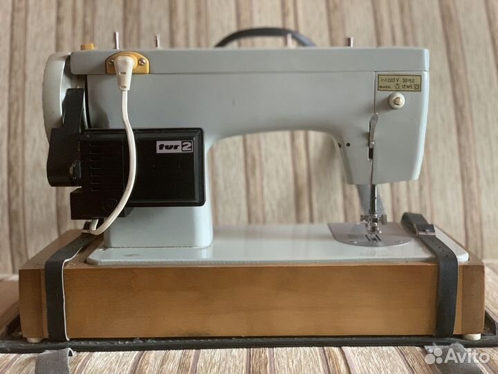 Швейная машина Чайка 132м