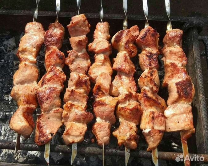 Шашлык жареный на углях