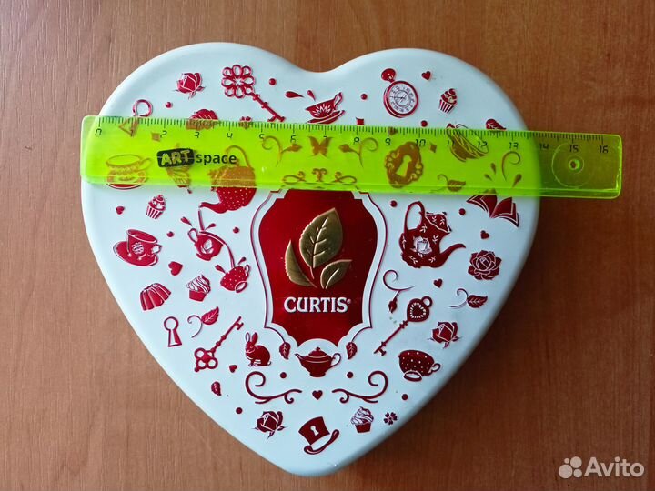 Банки жестяные из под чая, коньяка