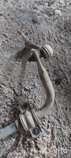 Стабилизатор задний на Nissan Skyline v35