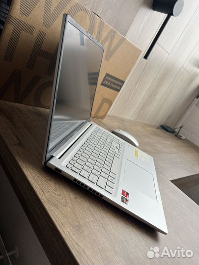 Ноутбук asus