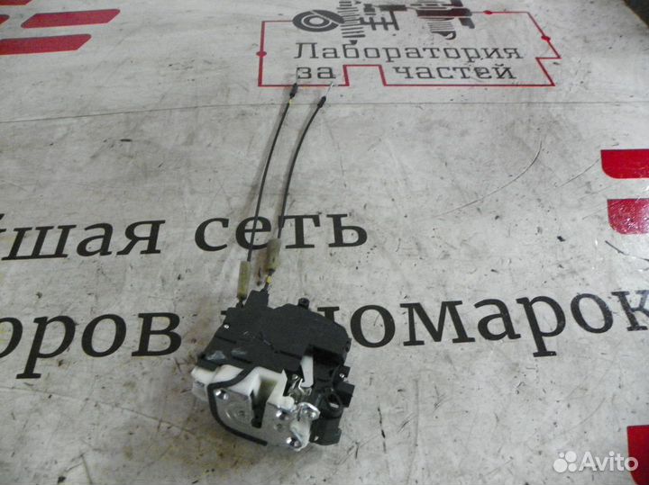 Замок двери передней левой Mitsubishi Outlander