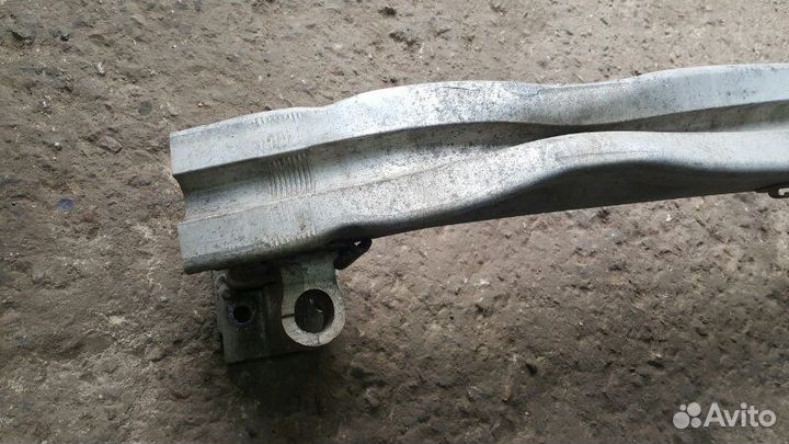 Усилитель переднего бампера Audi S8 D3 BSM 2006