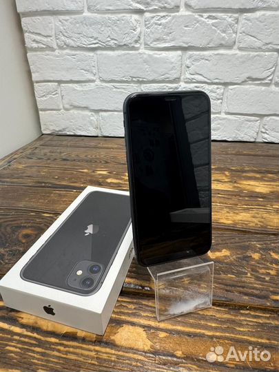 iPhone 11, 64 ГБ