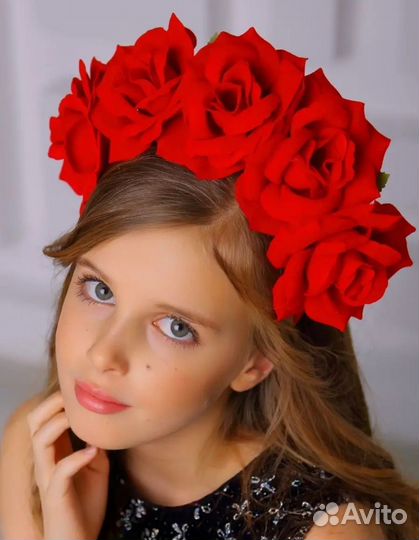 Ободок для волос из роз