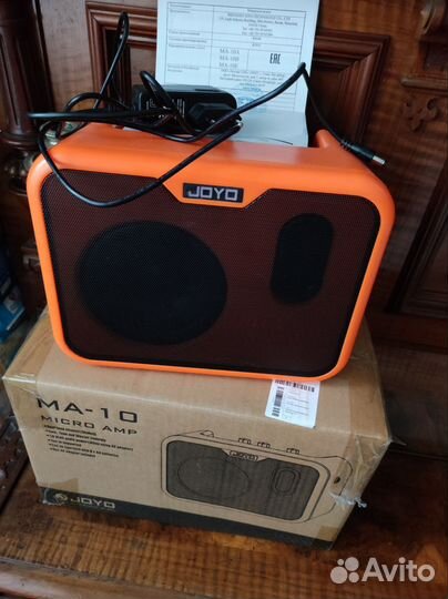 Joyo MA-10A - комбоусилитель для ак гитары, 10Вт