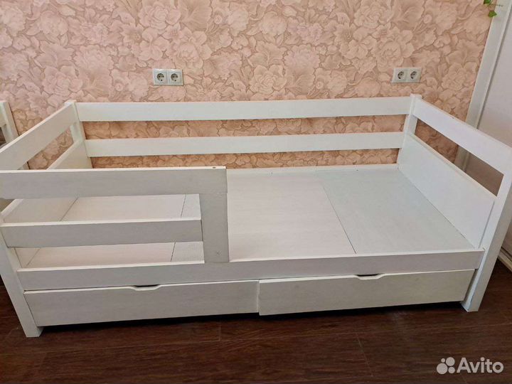Кровать