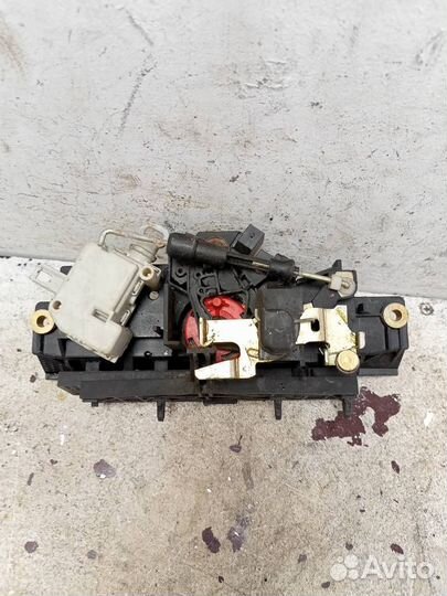 Замок двери багажника Ауди