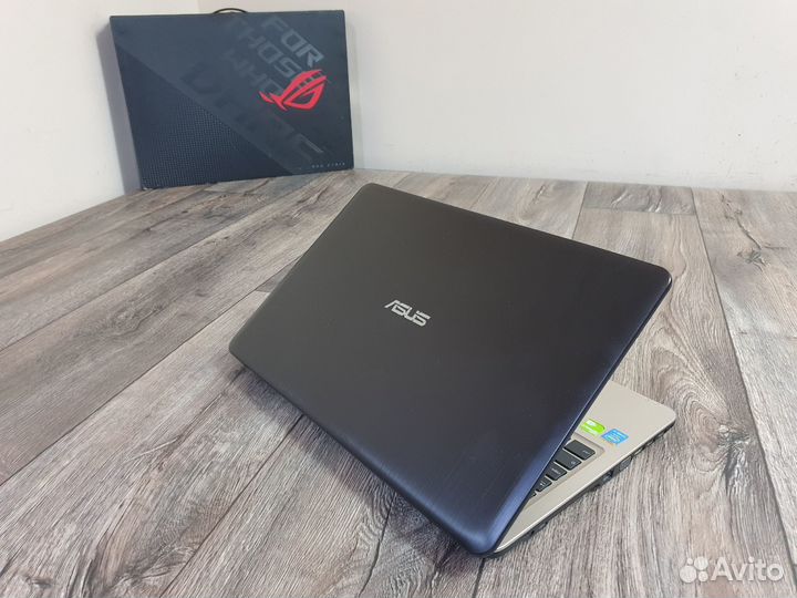 Asus в очень хорошем состоянии