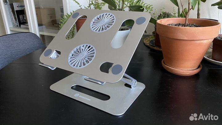 Подставка для ноутбука с активным охлаждением