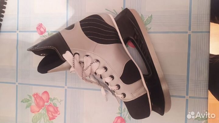 Коньки хоккейные 43 размер