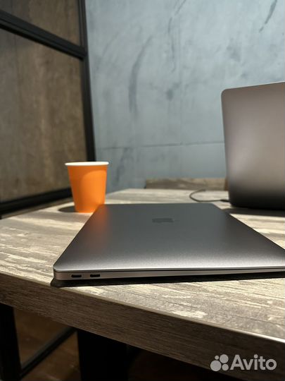 Apple MacBook Air 13 2020 i3 8gb 256gb