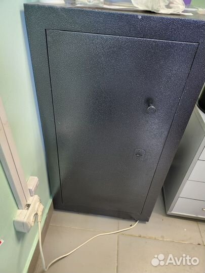 Шкаф метал,парты и стулья, офис.мебель, оргтехника