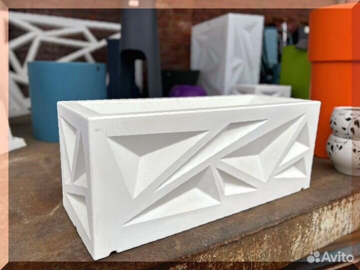 Кашпо для цветов из пластика