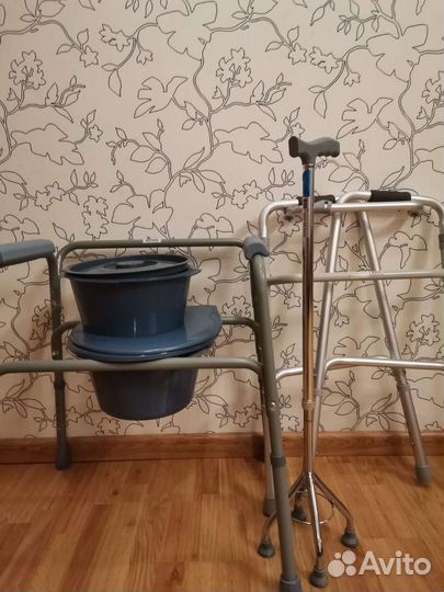 Трость, ходинки и стул туалет