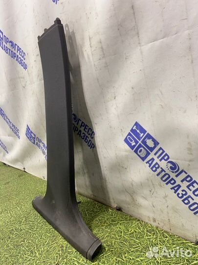 Обшивка стойки правая Ford Focus 2 хэтчбек 1.6