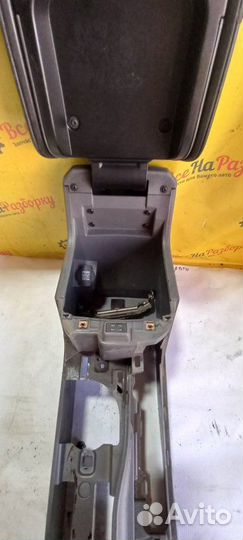 Подлокотник Форд Фокус 2 Рестайлинг седан 1 2009