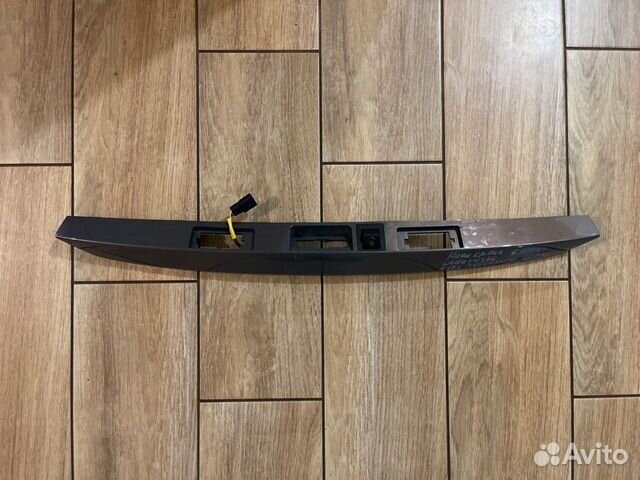 Накладка крышки багажника задняя правая LADA Vesta