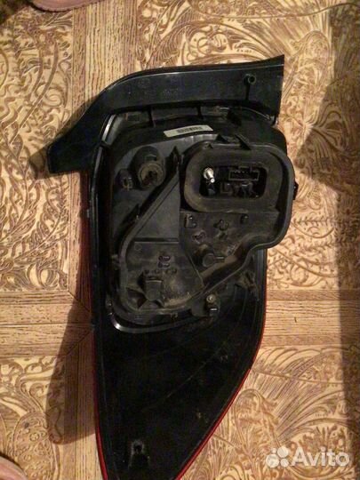 Продаю заднюю правую фару для Рено Логан 2016 г