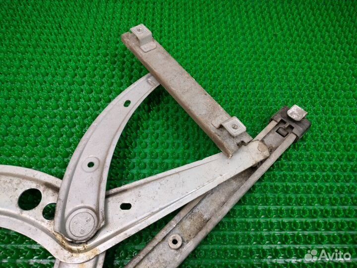 Стеклоподъемник передний правый Volkswagen Passat