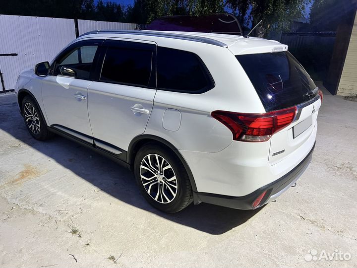 Mitsubishi Outlander 2.4 CVT, 2015, 112 000 км