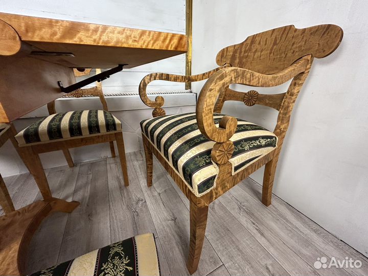 Столовый гарнитур Karl Johan