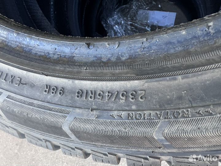 Triangle Snow-LL01 235/45 R18 105R