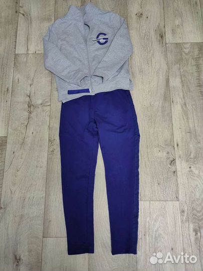 Продам спортивный костюм