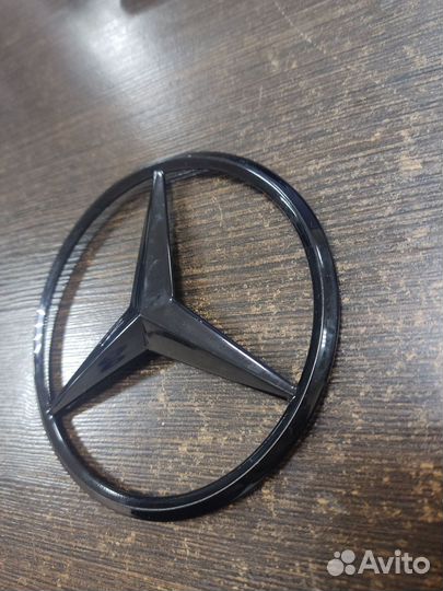 Эмблема крышки багажника Mercedes A0998108500