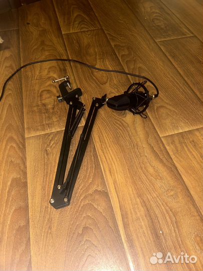 Микрофон с кронштейном