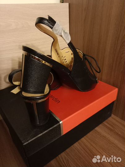 Женские туфли