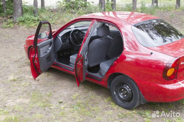 Накладки на пороги дверей Chevrolet Lanos (2005