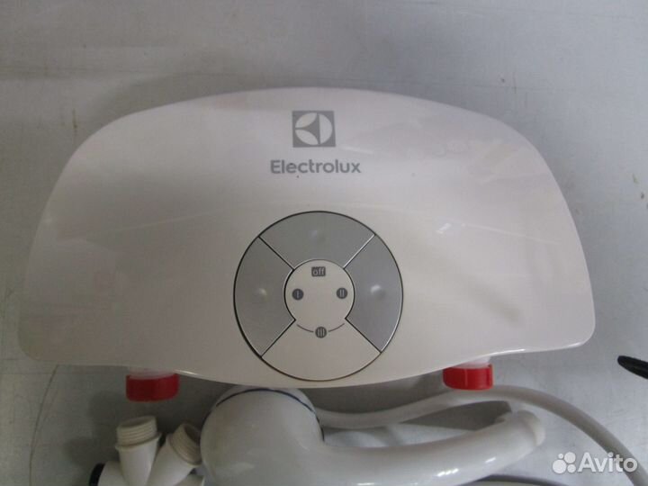 Водонагреватель проточный Zanussi 3-logic 5,5 TS