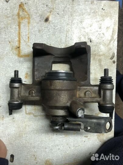 Суппорт задний Renault Master 3