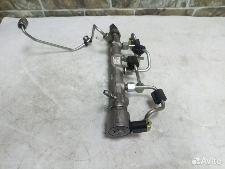 Топливная рейка Audi Q3 8U 2.0 TDI 2016