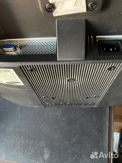 Монитор Samsung syncmaster 720n