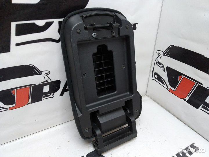 Подлокотник Mitsubishi Lancer X (2007—2010)