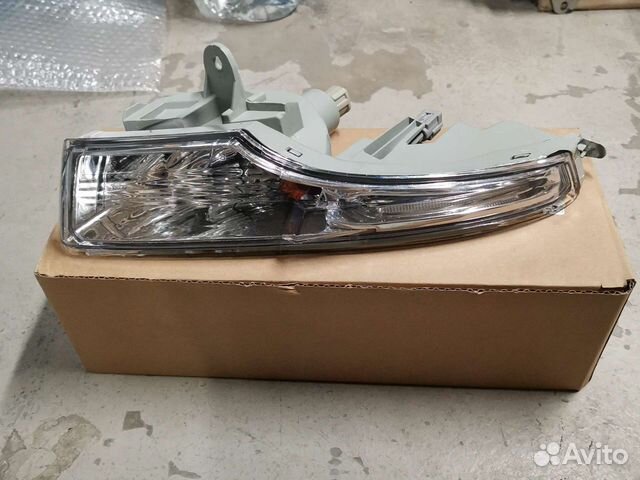 Указатель поворота правый в бампер Nissan Teana