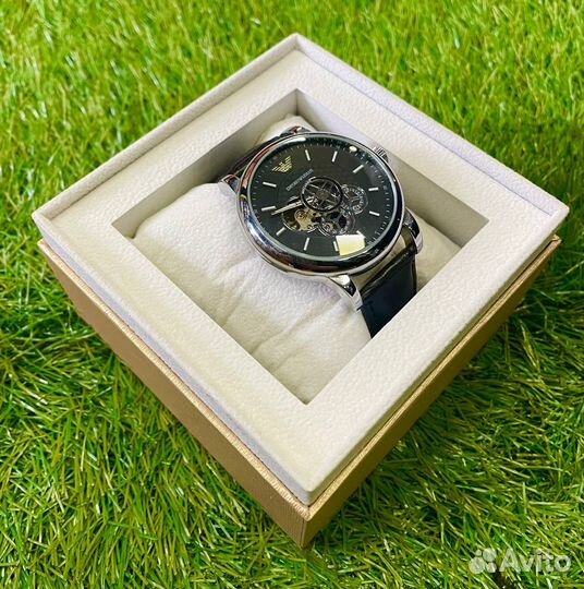 Emporio Armani Кварцевые Наручные Часы И Браслет