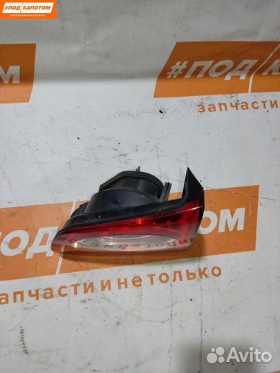 Фонарь крышки багажника правый Volkswagen Tiguan